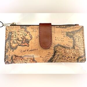 Patricia Nash Multicolor NIB
Nazari Leather RFID European Map Print Wall…